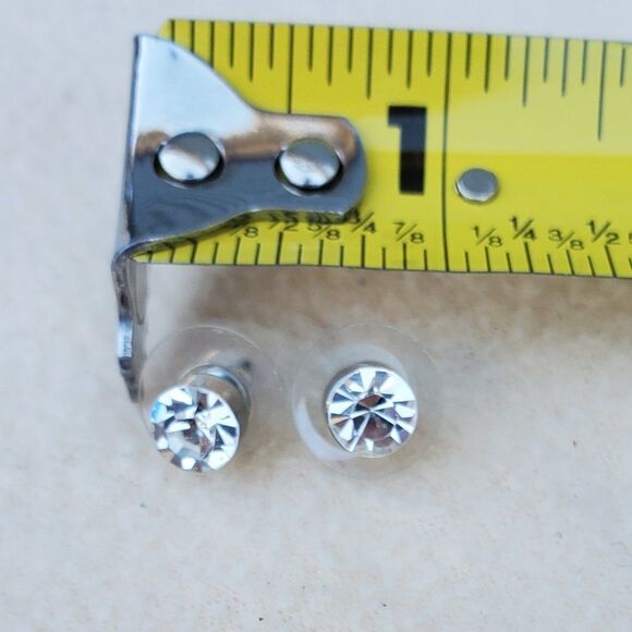 3/$10 NWOT Round crystal/gem stud earrings - Picture 3 of 3